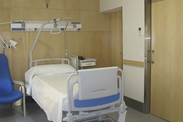 Hospital Viamed Santa Elena - habitación